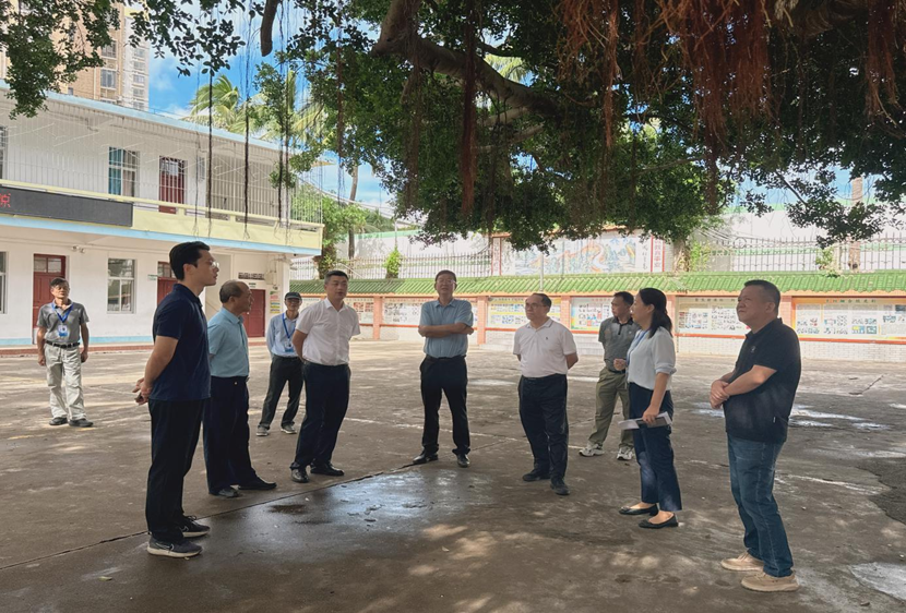 省人大常委会一行莅临 海南师范大学附属小学调研