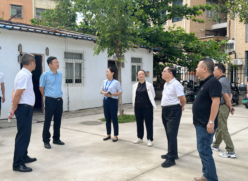 省人大常委会一行莅临 海南师范大学附属小学调研