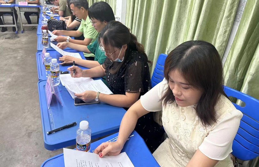家校合力 奋楫扬帆 ---海南师范大学附属小学校级家长委员会会议